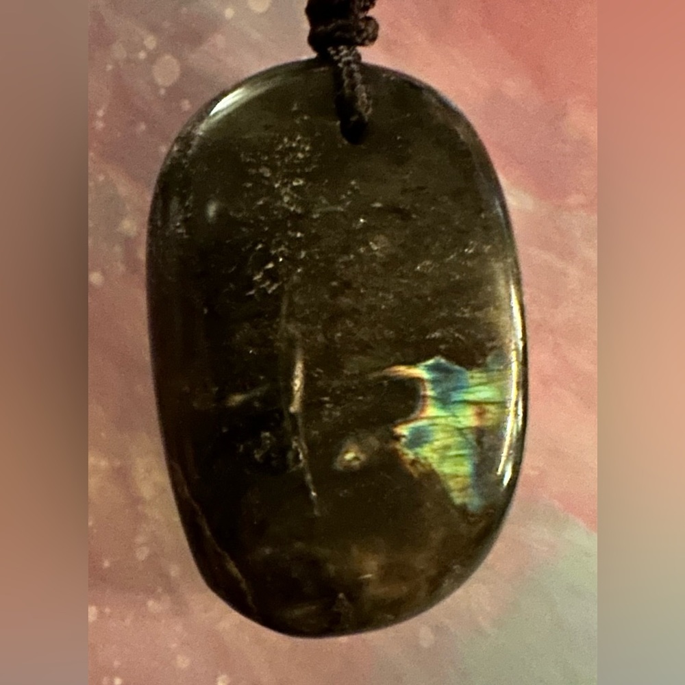 Labradorite Rainbow Flash Large Oval Palm Stone Natural Gemstone Crystal Pendant - Picture 11 of 16